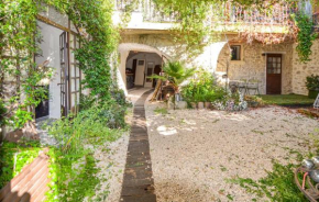 2 Bedroom Lovely Apartment In Fons Sur Lussan